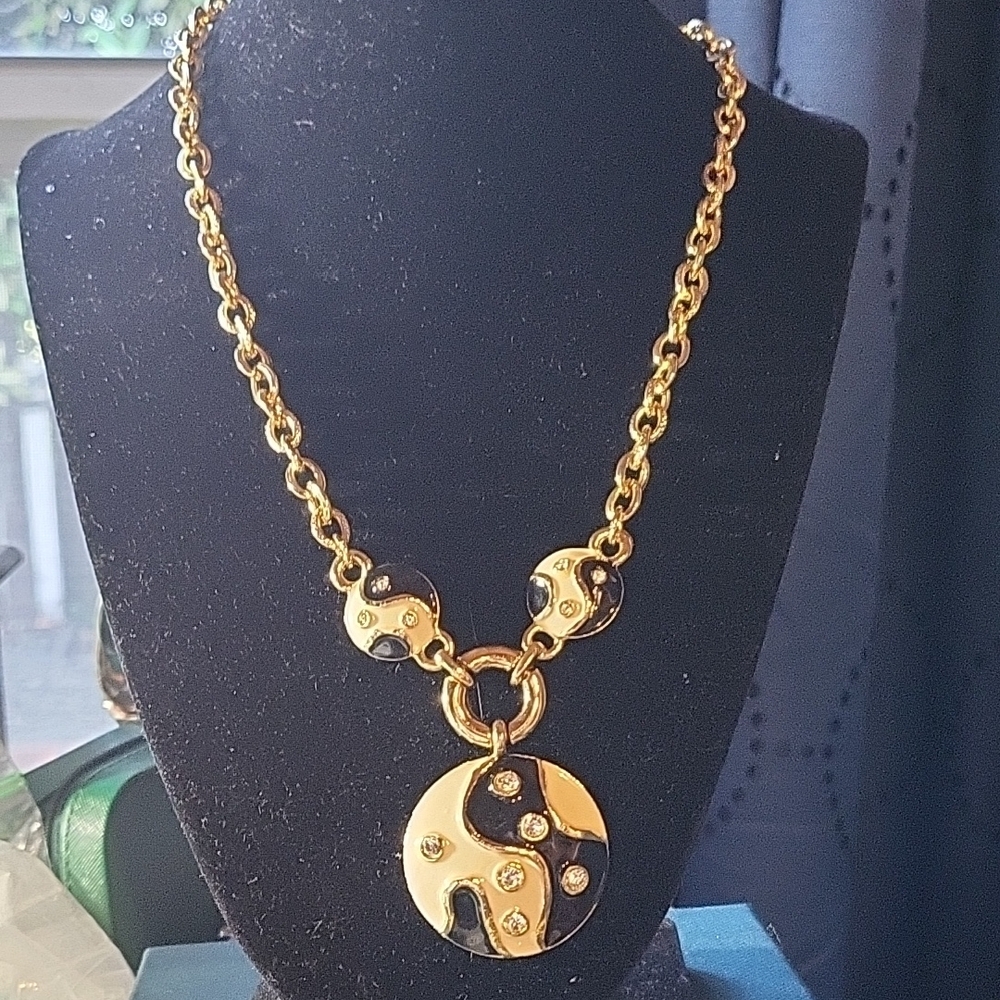 Gold Tone and Black Yin Yang Necklace - Picture 5 of 7